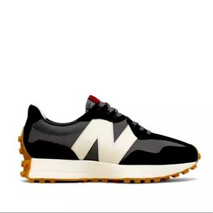 New Balance 327  Women’s 9.5